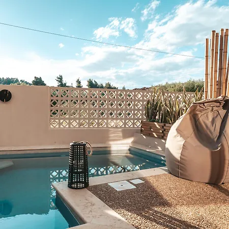 Amoessa Boutique - Adults Only Polychrono